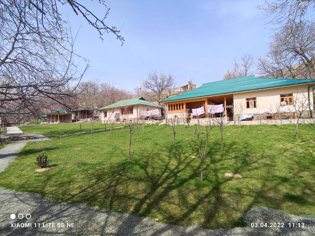 Отель Гостевой дом Гора Нуратау Yukary-Ukhum Экстерьер фото