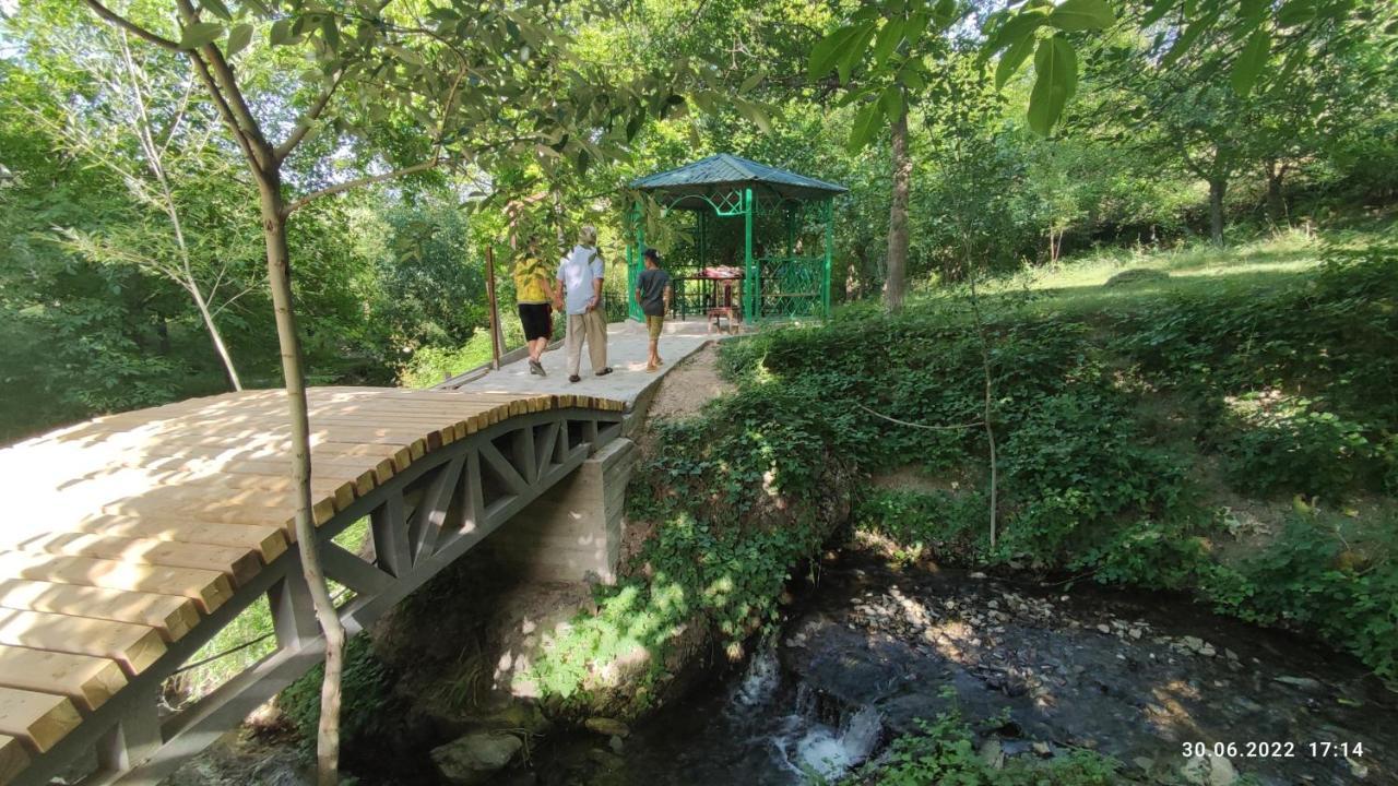 Отель Гостевой дом Гора Нуратау Yukary-Ukhum Экстерьер фото