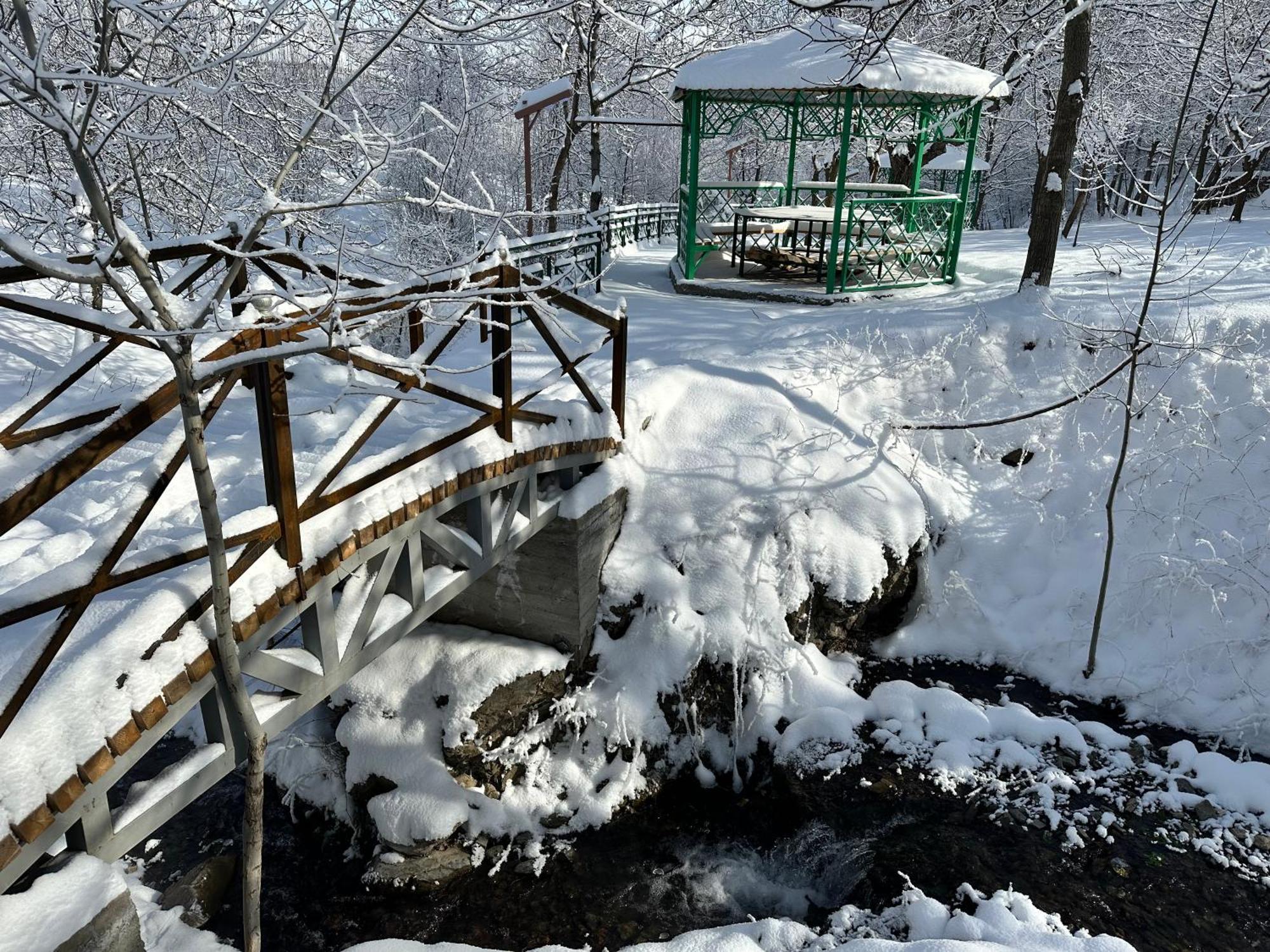 Отель Гостевой дом Гора Нуратау Yukary-Ukhum Экстерьер фото