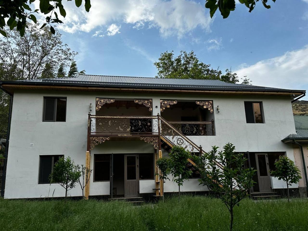 Отель Гостевой дом Гора Нуратау Yukary-Ukhum Экстерьер фото